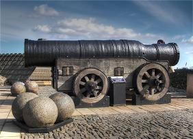 Mons_Meg_Medieval_Bombard_Edinburgh_Scotland._Pic_01